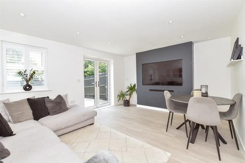 3 bedroom end of terrace house for sale, Grender Way, Aldingbourne, Chichester, West Sussex