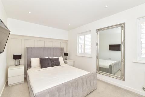 3 bedroom end of terrace house for sale, Grender Way, Aldingbourne, Chichester, West Sussex