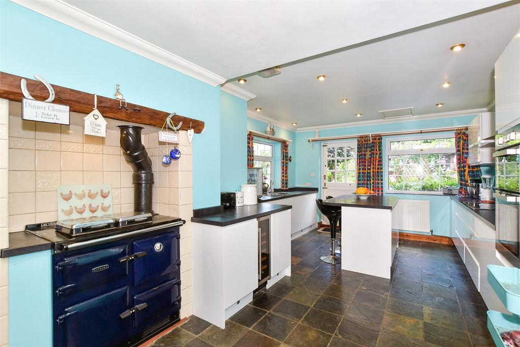 Kitchen/ Breakfast Room