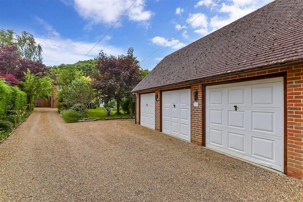 Driveway/Parking