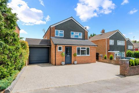 68 Coronation Road, East Grinstead, RH19 4AL