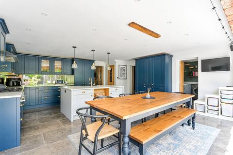 68 Coronation Road, East Grinstead, RH19 4AL