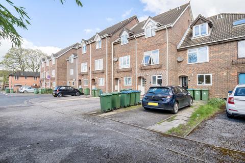 38 Berkeley Close, Polygon, Southampton, SO15 2TR