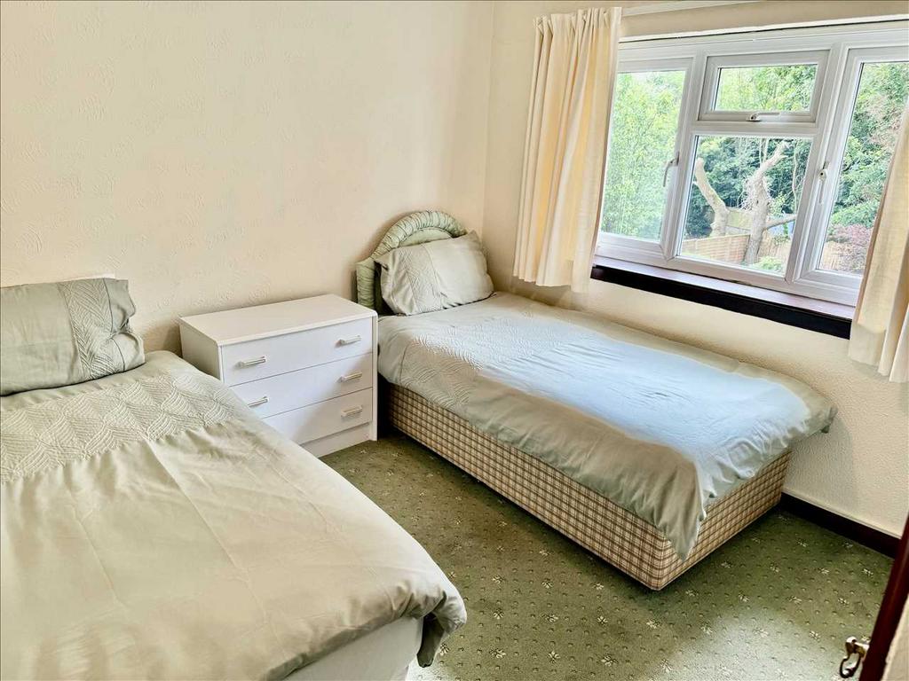 BEDROOM    2  (Rear)