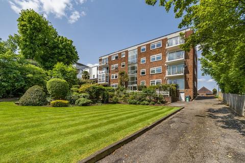 2 bedroom flat for sale, Shepherds Hill, London