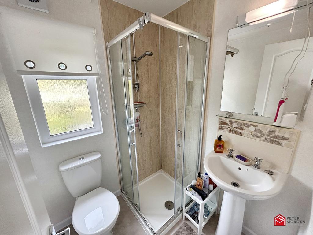 En suite shower room