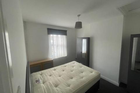 2 bedroom maisonette to rent, Caversham Road,  Reading,  RG1