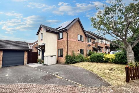 3 bedroom end of terrace house for sale, Great Thomas Close, Rhoose, CF62