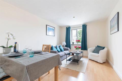 1 bedroom flat for sale, Sheldons Court, Winchcombe Street, Cheltenham, GL52