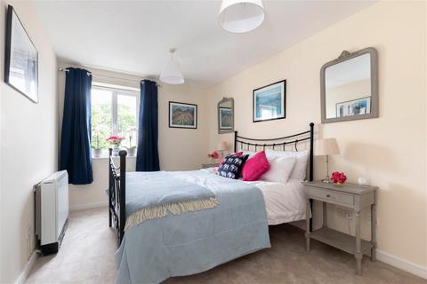 1 bedroom flat for sale, Sheldons Court, Winchcombe Street, Cheltenham, GL52