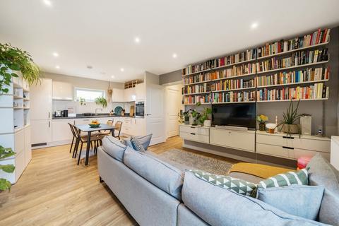 2 bedroom apartment for sale, Benhill Road, Camberwell