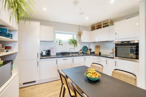 2 bedroom apartment for sale, Benhill Road, Camberwell