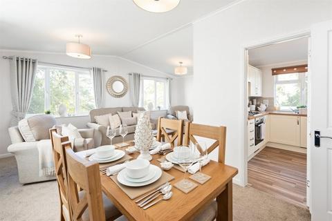 2 bedroom park home for sale, Bordon, Hampshire, GU35