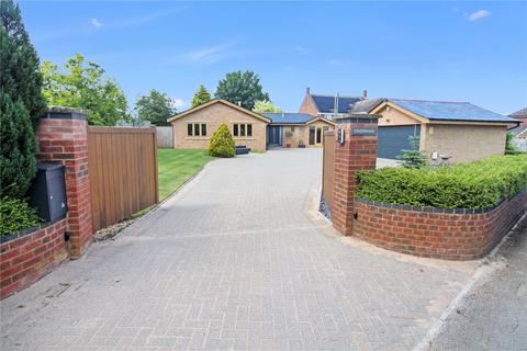 4 bedroom bungalow for sale, The Hyde, Swindon SN5