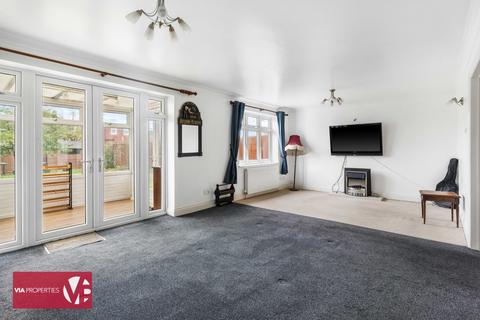 3 bedroom bungalow for sale, Honey Lane, Waltham Abbey EN9