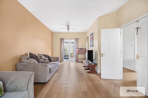 5 bedroom terraced house for sale, Rust Square, Camberwell, SE5