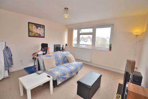 1 bedroom apartment to rent, High Road, South Woodford, E18