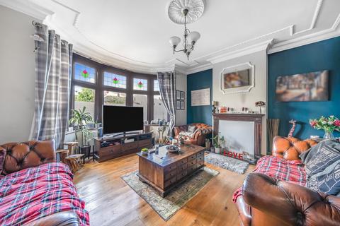 4 bedroom semi-detached house to rent, Eltham Hill, London, SE9 5JX