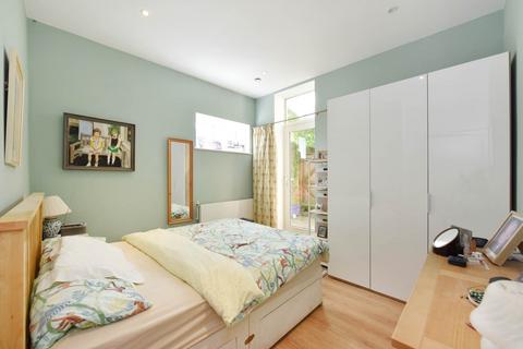 1 bedroom flat for sale, Queens Walk, Ealing