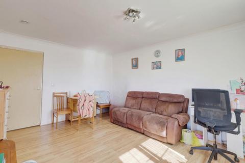 2 bedroom apartment for sale, Retort Close, Southend-on-sea, SS1