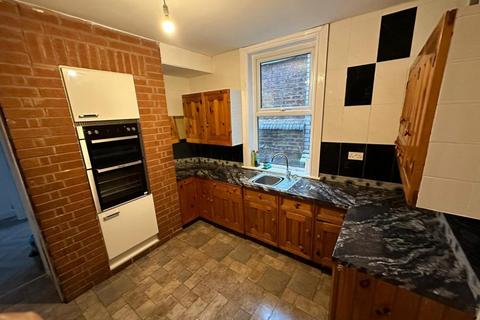 4 bedroom house share to rent, Room 2, 149 Duddley Road, Tividale