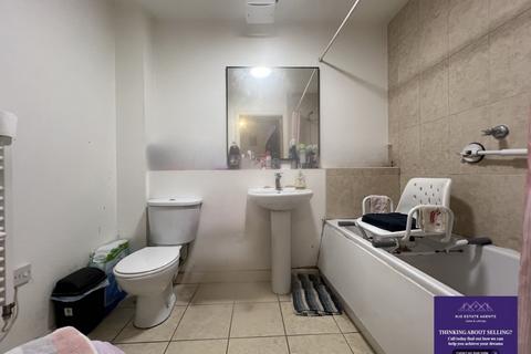 23, Redcourt Athlone Grove, Leeds, LS12 1SY