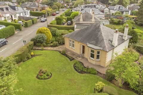 3 bedroom detached bungalow for sale, 5 Strachan Gardens, Edinburgh. EH4 3RY