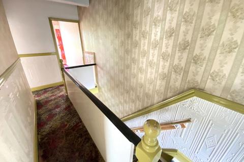 88 Grains Road, Shaw, Oldham, OL2 8JF