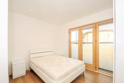 2 bedroom apartment to rent, Green Lanes, Palmers Green, London, N13