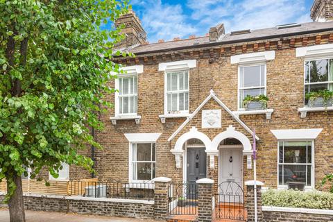 2 bedroom terraced house for sale, Eversleigh Road, London