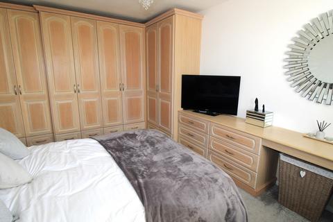 25 Brookmans Close, Upminster, RM14 1SJ