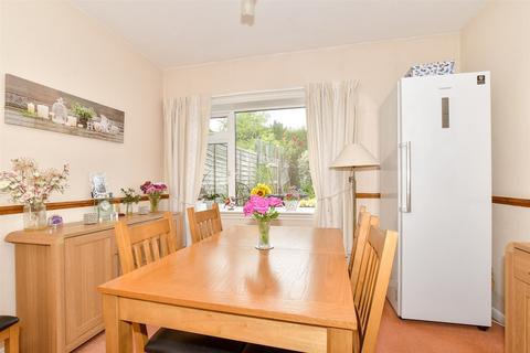 Pentire Fermor Road, Crowborough, TN6 3AH