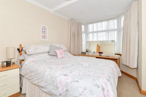 Pentire Fermor Road, Crowborough, TN6 3AH