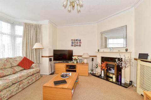 Pentire Fermor Road, Crowborough, TN6 3AH