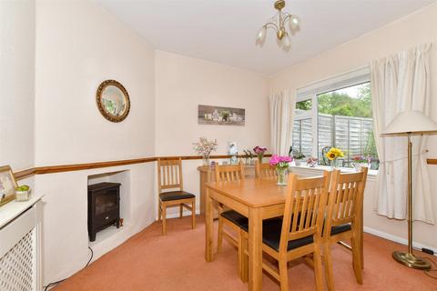 Pentire Fermor Road, Crowborough, TN6 3AH