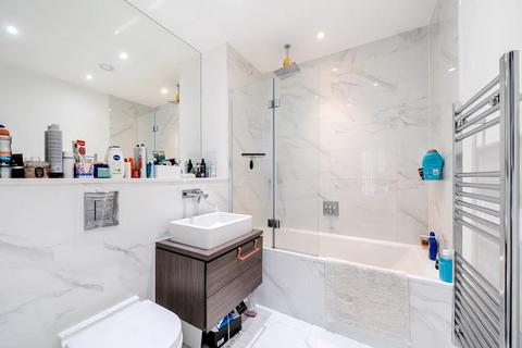 Studio for sale, Brondesbury Park,  London,  NW6