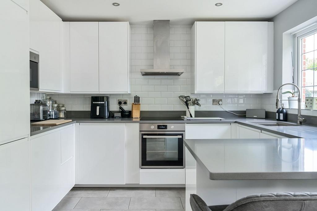 Kitchen/ dining room