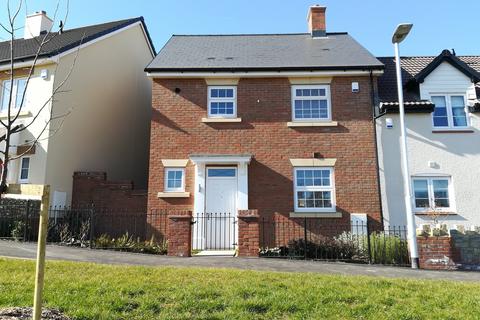 3 bedroom semi-detached house to rent, Mattravers Way, Taunton TA1