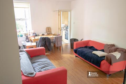 4 bedroom terraced house to rent, Broadgate, Beeston, Nottingham, NG9 2GG