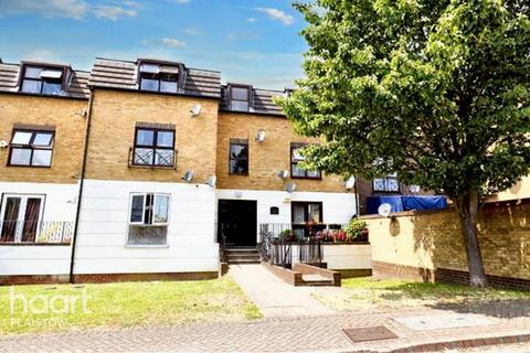 1 bedroom apartment for sale, Verbena Close Canning Town, London