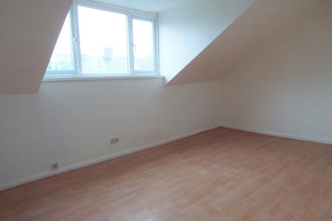 4 bedroom flat to rent, William Street West, North Shields, NE29