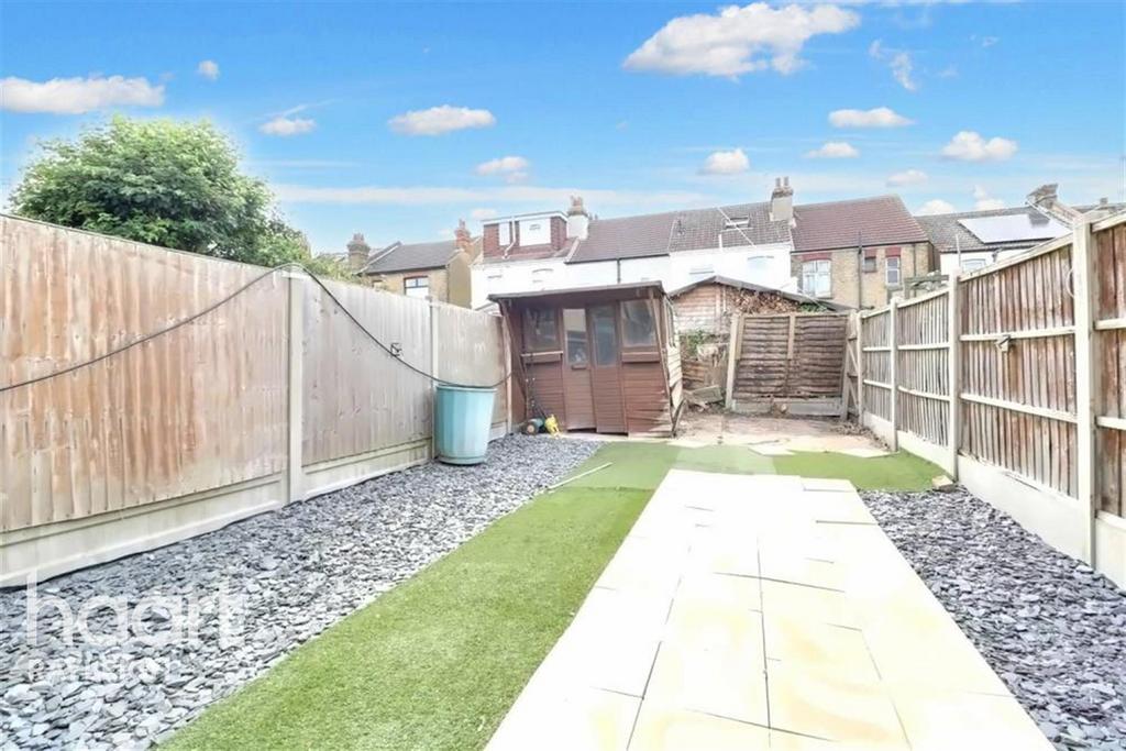 Fleetwood Avenue Westcliffonsea 3 bed semidetached house to