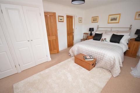 Oakwood House, 24a Broad Lane, Lymington, SO41 3QP