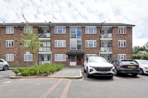 3 bedroom apartment for sale, Prospect Ring, London, N2