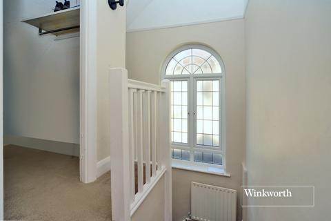 5a Scotsdale Close, Sutton, SM3 8RZ