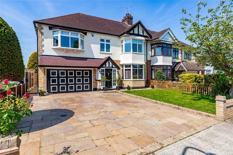 4 bedroom semi-detached house for sale, Westmoreland Avenue, Hornchurch, RM11