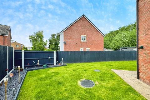 3 bedroom end of terrace house for sale, Marshbrook Way, Telford TF2