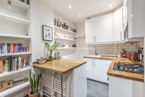 2 bedroom flat to rent, Boundary Road London SW19