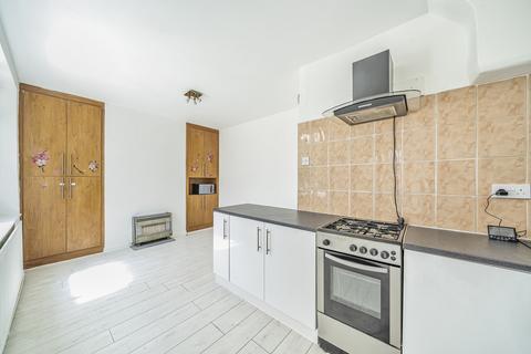 4 bedroom semi-detached house for sale, Wakemans Hill Avenue, London NW9