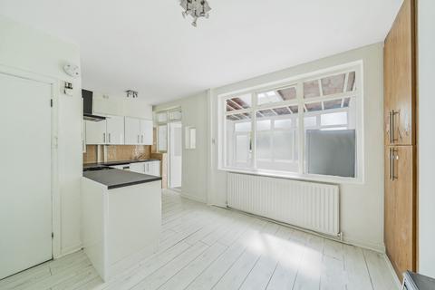 4 bedroom semi-detached house for sale, Wakemans Hill Avenue, London NW9